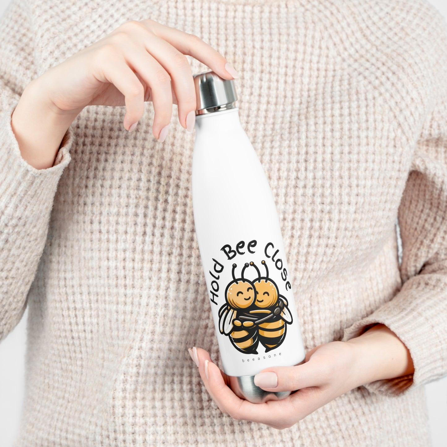 Hold bee close beeasone 20oz (590mls) water bottle